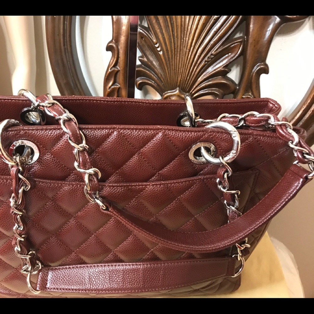 Chanel GST Caviar Grand Shopping tote maroon bag - Picture 14 of 16
